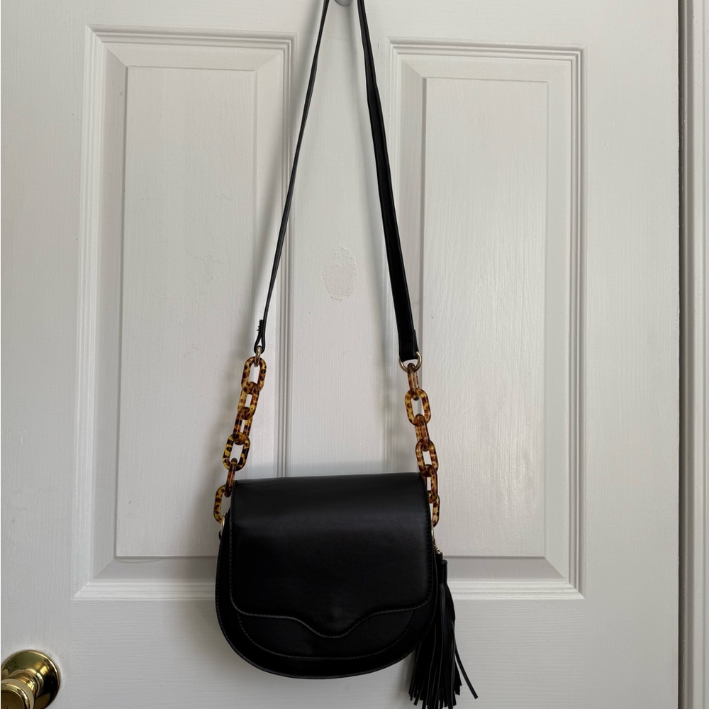 Mud Pie Black Crossbody Bag with Tortoise Chain